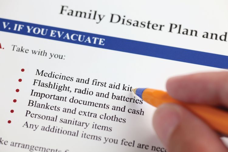 10 Essential Tips for Building a Family Emergency Plan